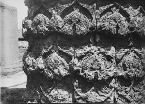 Gök medrese ; Détail de l'ornementation des tourelles latérales