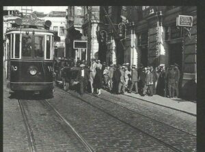 İstiklal Caddesi’nde 10 Numaralı Şişli-Tünel Tramvayı