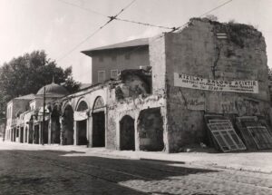 Kuyucu Murat Paşa Medresesi ve Sıra Dükkanlar