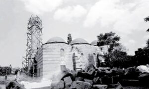 Atik Ali Paşa Camii Minaresi Onarılıyor