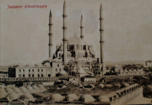 Selimiye Camii ve Önde Yemiş Kapanı Hanı