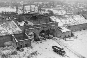 Ayşekadın Camii Minaresinden Ekmekçizade Kervansarayı Restorasyonu