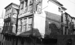 Vefa Sarı Beyazıt Caddesi'nde Ahşap Ev 11 Vefa Sarı Beyazıt Caddesi'nde Ahşap Ev