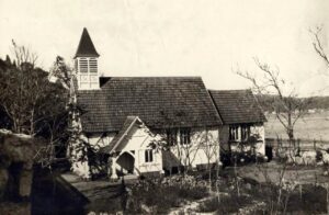 Tarabya 1911'de Yanan İngiliz Elçiliği Yazlık Sarayı Bahçesindeki Kilise