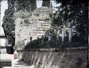 Eskici Mehmet Dede Mezarı ve Mezar Taşları