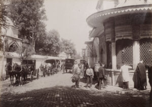 Damat İbrahim Paşa Sebili Önünde At Arabaları