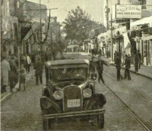 Direklerarası Naşit Özcan'ın Sahne Aldığı Tiyatro