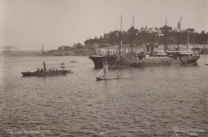Sarayburnu Önlerinde Gemi