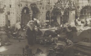 Mihrimah Sultan Camii İçinde Muhacirler