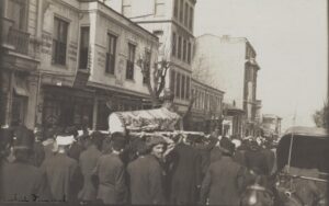 İstanbul'da Bir Cenaze Alayı 25 İstanbul'da Bir Cenaze Alayı