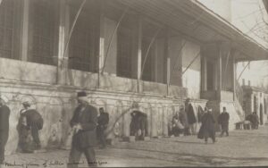Fatih Camii Duvarındaki Abdest Alma Yeri