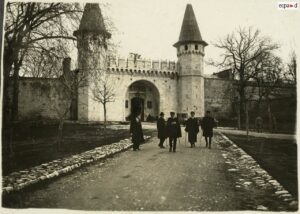 Babüsselam ve Bastonlu Adamlar
