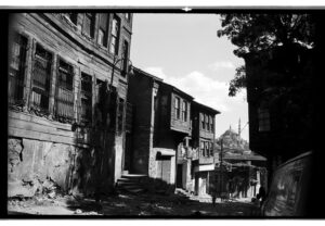 Zeyrek Caddesi ve Ahşap Ev