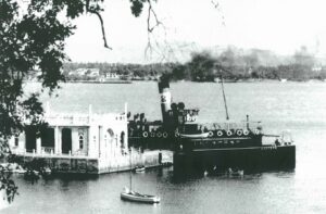 Moda İskelesi'nde Vapur