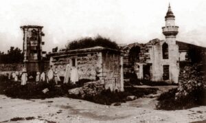 Dülgerzade Camii, Dülgeroğlu Çeşmesi ve Su Terazisi