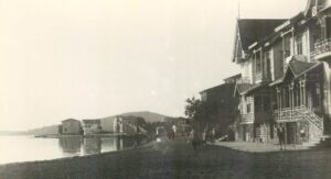 Sirakyan Evleri ve Kınalı Çarşı Caddesi