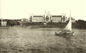 Haydarpaşa Lisesi ve Kavak İskelesi Camii