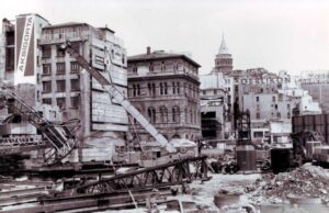 Yeni Galata Köprüsü Yapımı Sırasında Karaköy