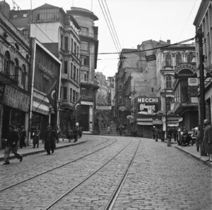 Karaköy'den Yüksek Kaldırım'a Bakış