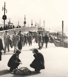Galata Köprüsü'nün Karaköy Ayağında Seyyar Esnaf