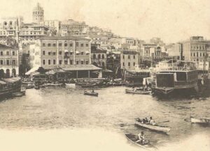 Denizden Galata'ya Bakış