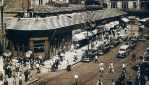 Yıkılmadan Önce Karaköy'deki Tek Katlı Mağazalar 24 Yıkılmadan Önce Karaköy'deki Tek Katlı Mağazalar